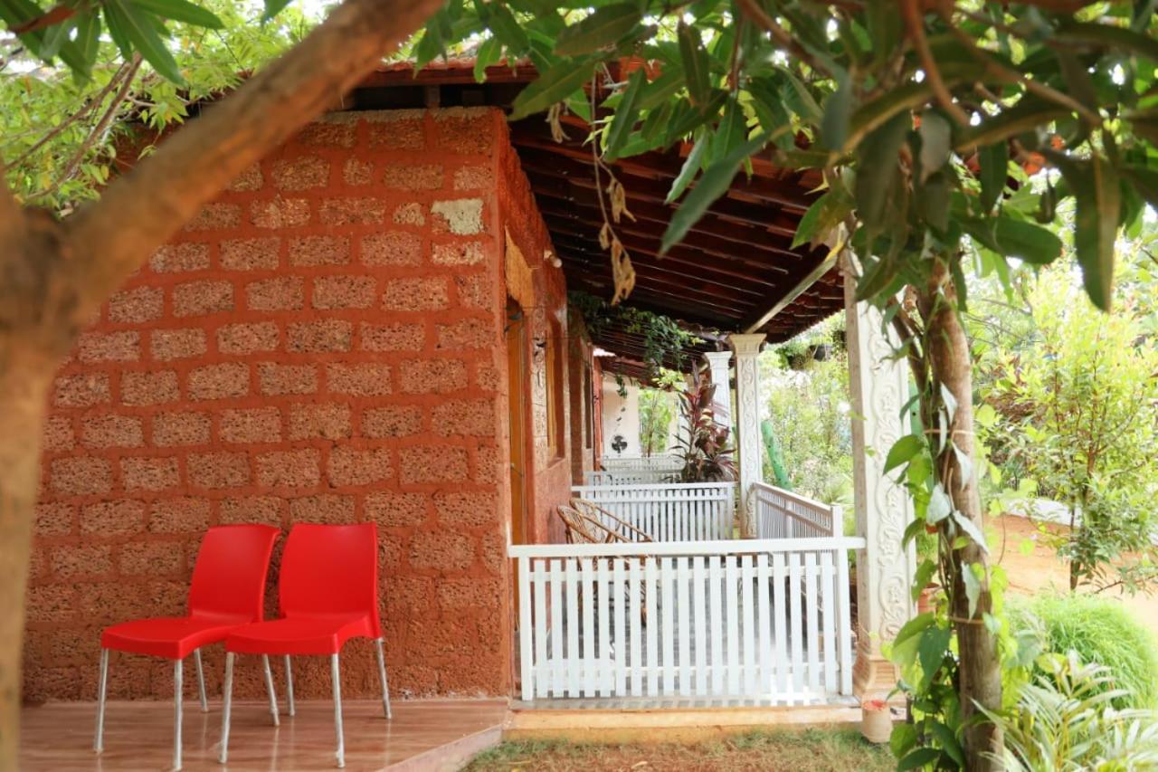 Niyati Home Stay Гокарна Экстерьер фото